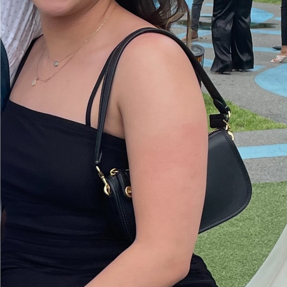 Coach shoulder purse. - Picture 4 of 4